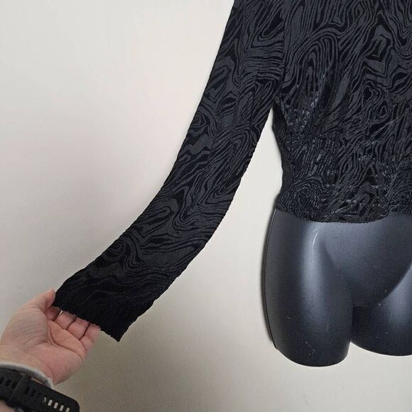 NWT Pretty Damage Crop Top - Picture 3 of 7